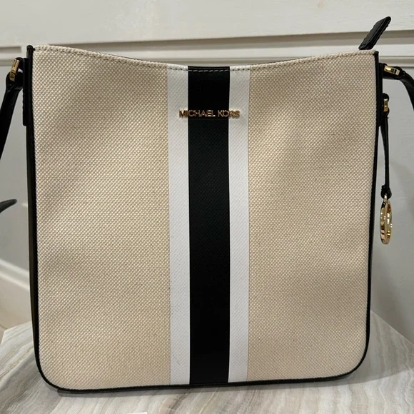 Michael Kors Bag Charlotte Canvas Crossbody - Picture 3 of 17